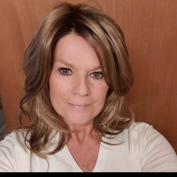 Meet your Posher, Tina - Picture 4 of 4